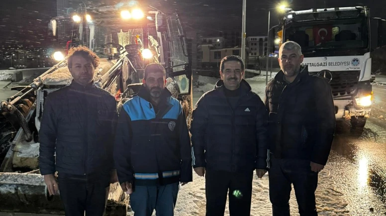 Başkan Taşkın’dan Kar Nöbeti: Siz Rahat Uyuyun Biz Sahadayız
