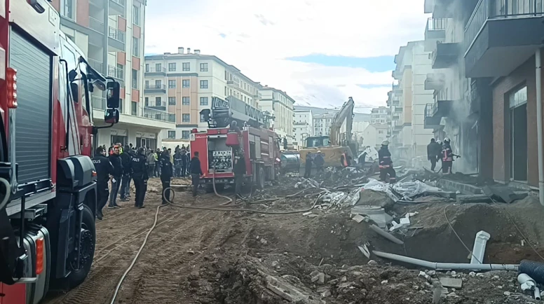 Malatya’da Korkutan Görüntü: TOKİ Şantiyesinde Yangın Paniği
