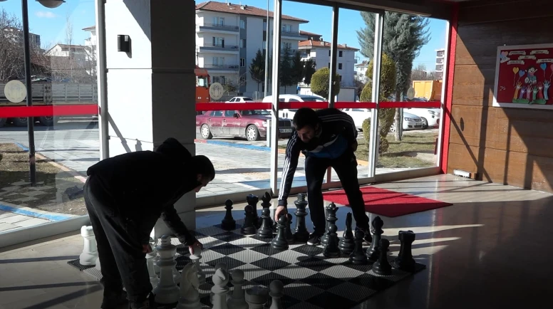 Battalgazi Engelsiz Yaşam Merkezi’nde Yeni Dönem: Karanlık Oda Terapisi