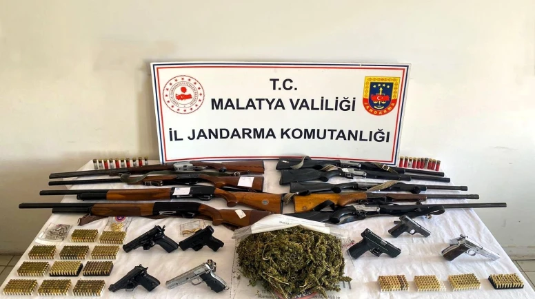 Malatya Jandarmasından Silah ve Uyuşturucu Operasyonu: 22 Gözaltı