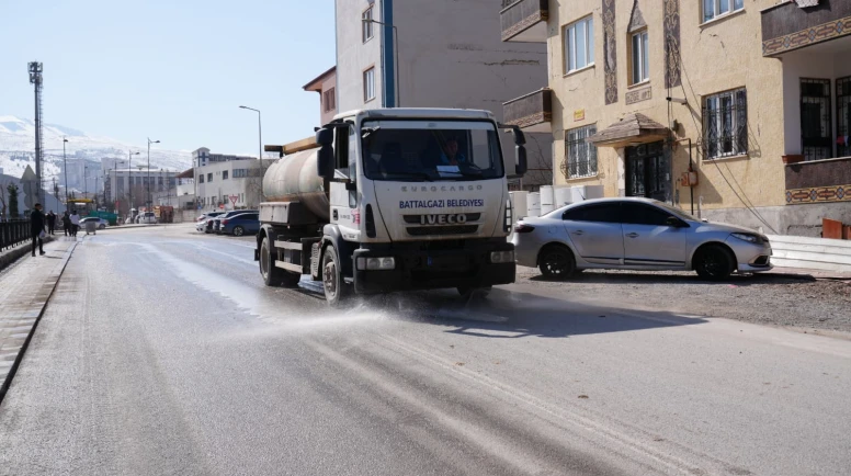 Battalgazi Belediyesi Tarafından Derme Deresi Temizlendi