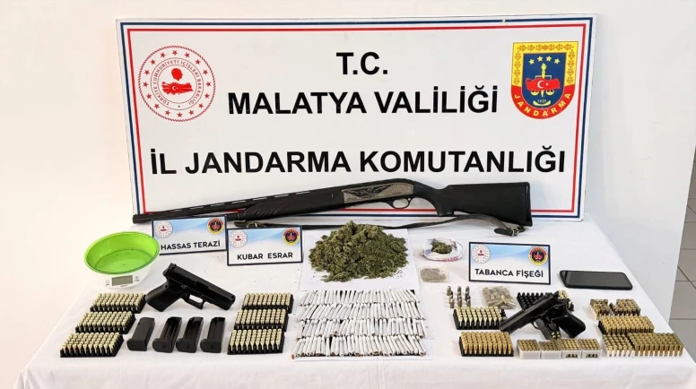 Malatya’da jandarmadan operasyon: Çok sayıda mühimmat ve esrar ele geçirildi!