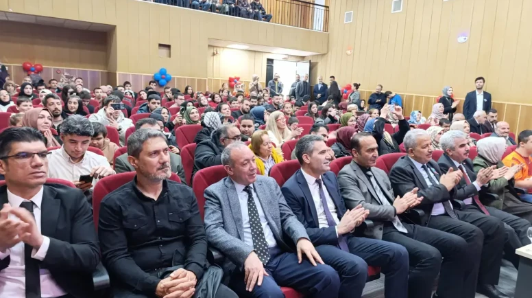 Malatya’da otizmli öğrencilerden renkli farkındalık etkinliği