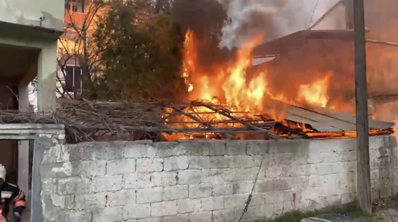 Malatya’da korkutan bahçe yangını: Odunluk alevlere teslim oldu