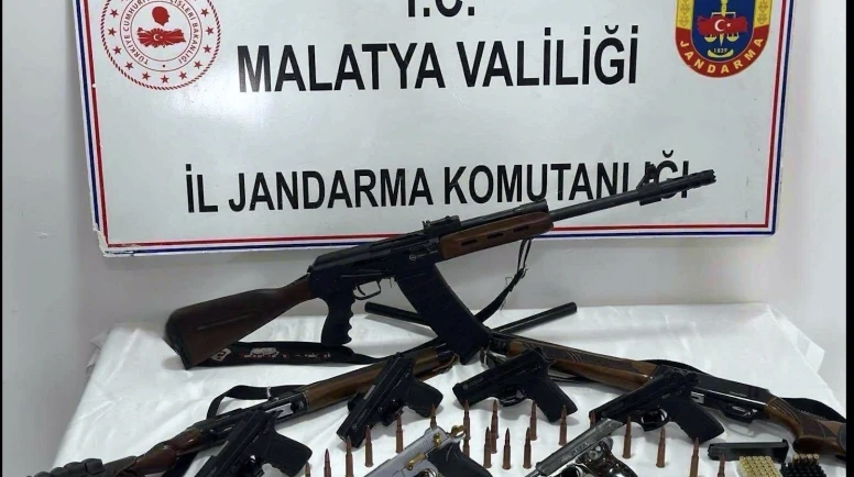 Malatya’da Jandarmadan Silah Kaçakçılığı Operasyonu: Çok Sayıda Silah Ele Geçirildi