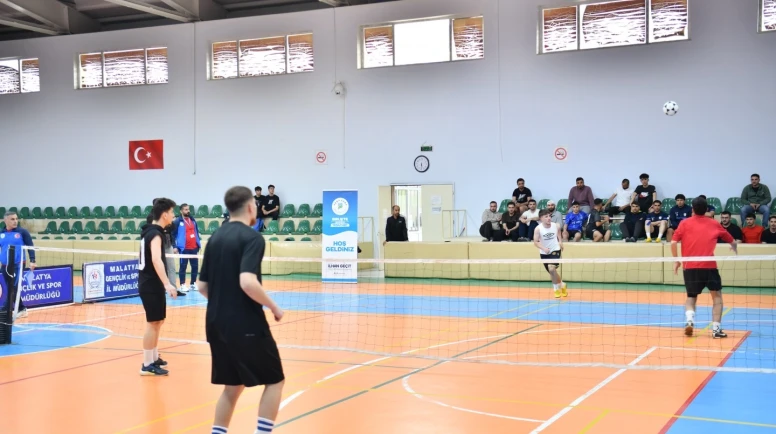 Yeşilyurt’ta 3. Ayak Tenisi Turnuvası Büyük Bir Coşkuyla Başladı