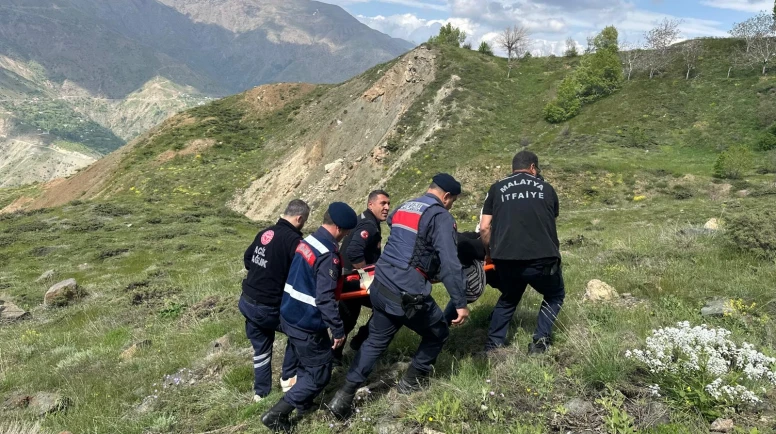 Pütürge’de Kayalıklardan Düşen 80 Yaşındaki Kadın İçin Kurtarma Operasyonu