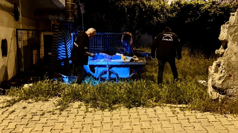 Malatya’da Dehşet Anları: Sokağa Hızla Giren Otomobil Seyyar Arabaya Çarptı