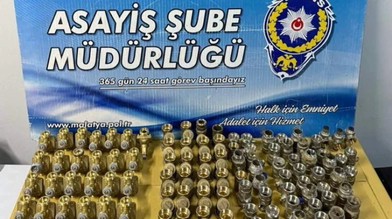 Çaldığı Tesisat Malzemeleriyle Yakayı Ele Verdi..!