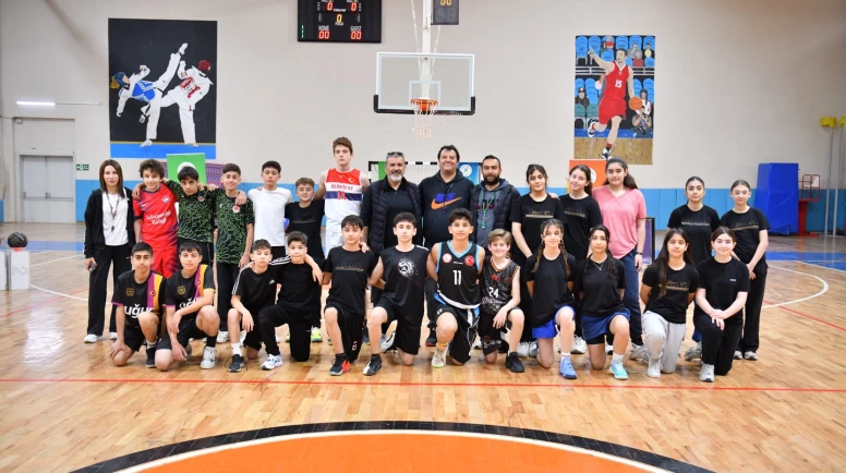 Yeşilyurt’ta Basketbol Şöleni: Okullararası Turnuvada Kupa ve Madalyalar Sahiplerini Buldu