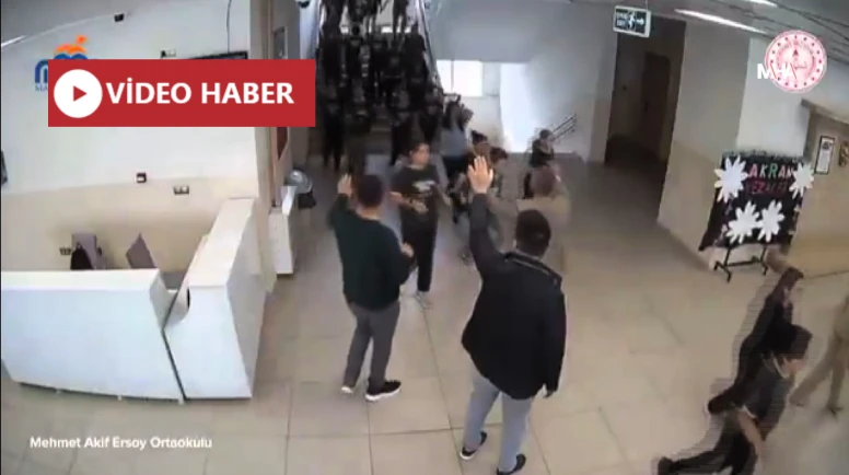 Malatya’daki Depremde Öğretmenlerin Soğukkanlı Tahliyesi Güvenlik Kameralarında