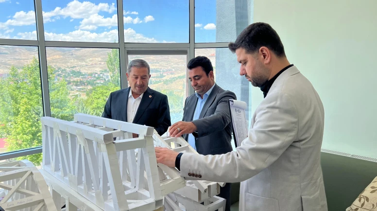 Darende’de Maket Köprü Yarışması ve Baret Takma Töreni Düzenlendi