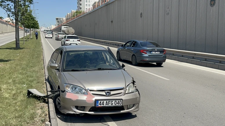 Malatya Çevreyolunda Kamyon ile Otomobil Çarpıştı: 1 Yaralı