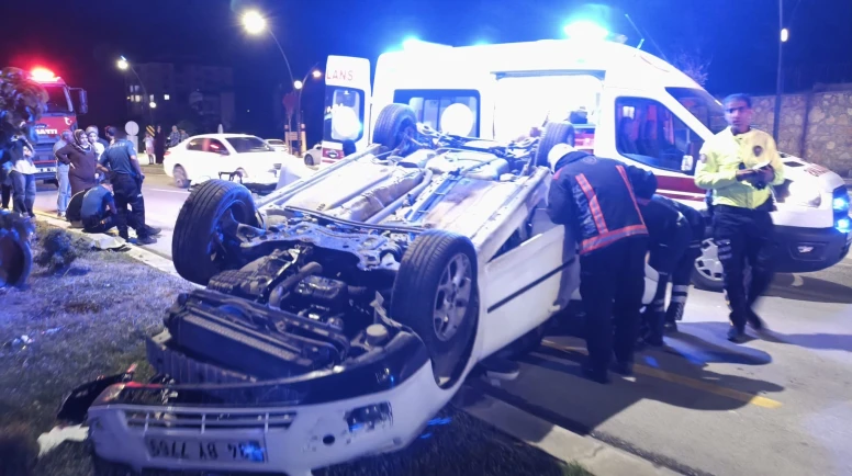 Şentepe Mezarlık Kavşağı’nda Trafik Kazası: 2 Yaralı