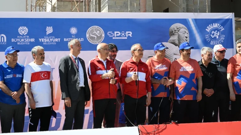 Malatya’da Tarihi Maraton: Arslantepe’de 2 Bin Kişi Geleceğe Koştu