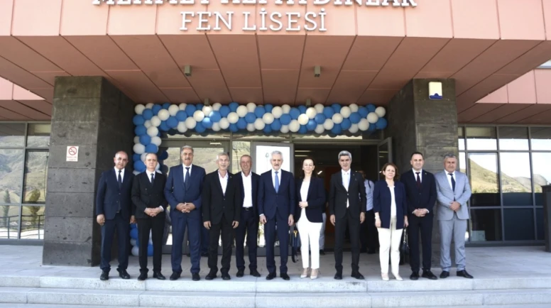 Arapgir'de Mehmet Ali Aydınlar Fen Lisesi Mezuniyet Töreni