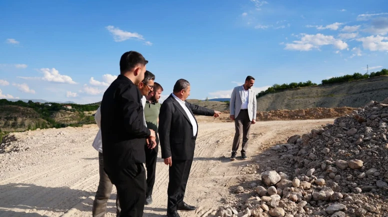 Başkan Alican Bozkurt Darende Millet Bahçesi İnşaatını İnceledi