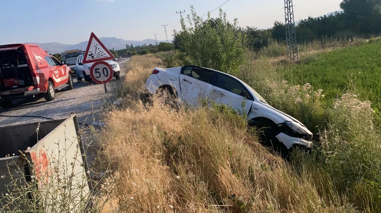 Doğanşehir’de Kamyonet ile Otomobil Çarpıştı: 3 Yaralı!