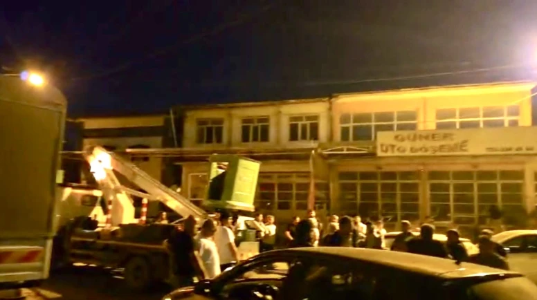 Sanayide Esnaf Elektrik Kesintisine Karşı İş Yerlerinde Nöbette