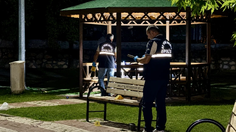 Özalper Bölge Parkı'nda Gecenin Korkunç Olayı: 2 Kişi Yaralandı