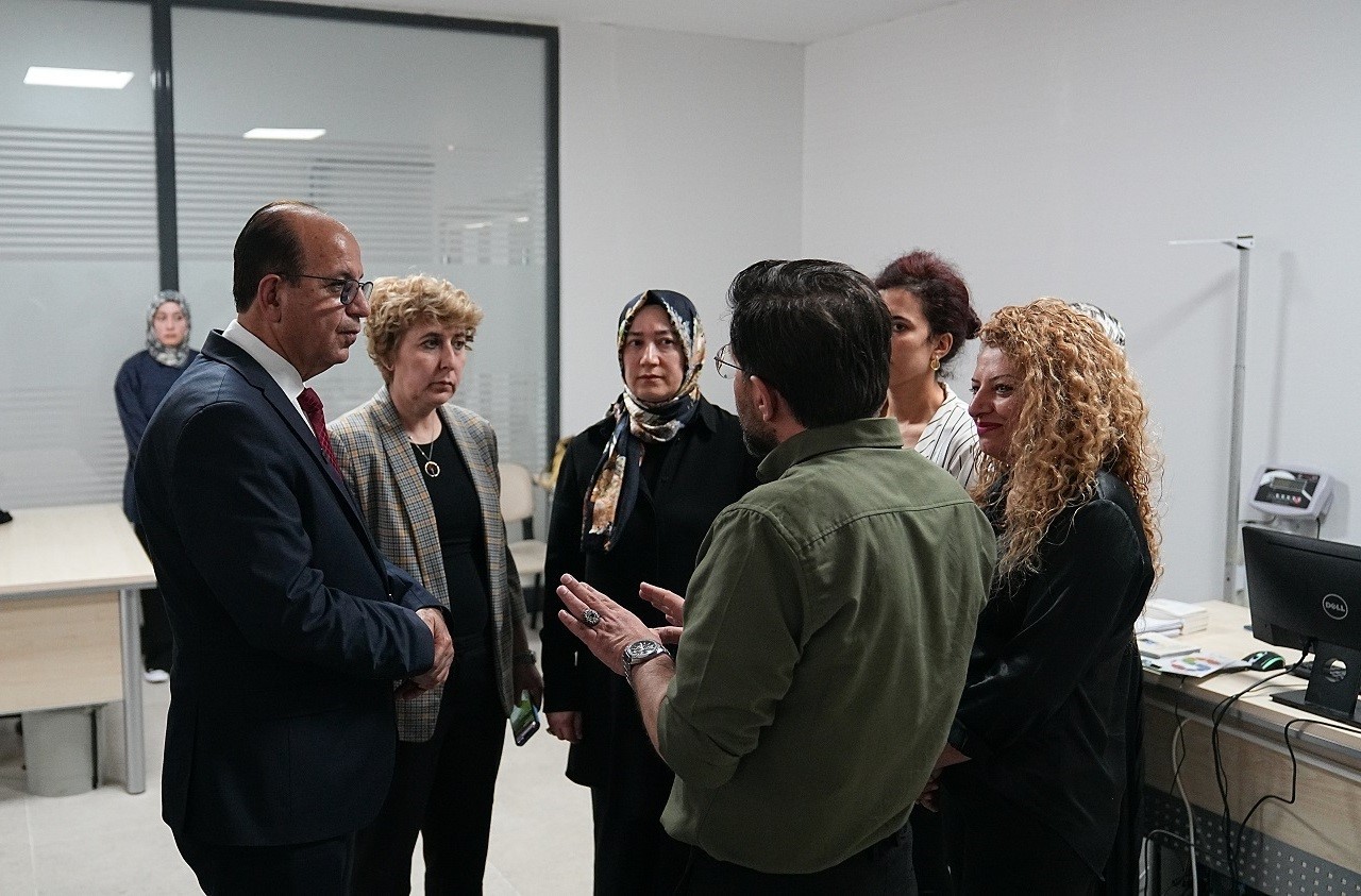 baskan-gecit-aile-danisma-ve-saglikli-yasam-merkezindeki-hizmetleri-inceledi