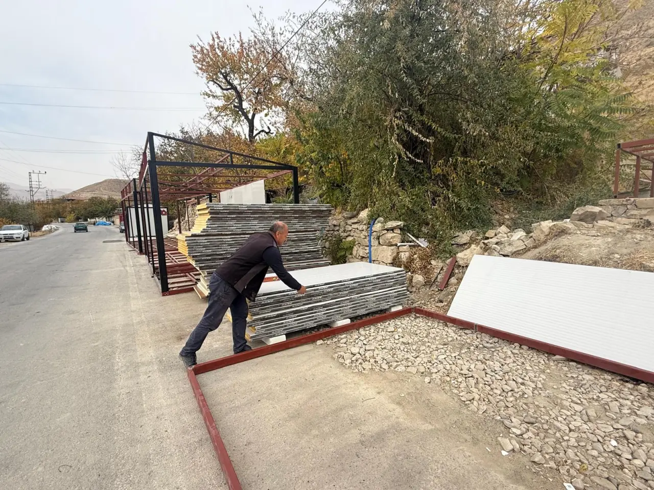 Darende’de üretilen 4x14 metre taşınabilir dev konteyner