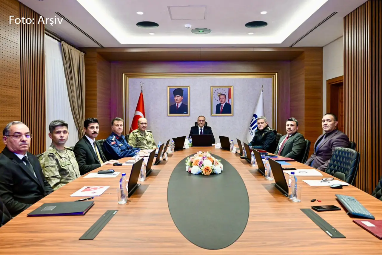 Malatya’da gerçekleştirilen İl Güvenlik ve Asayiş Toplantısı’ndan bir kare