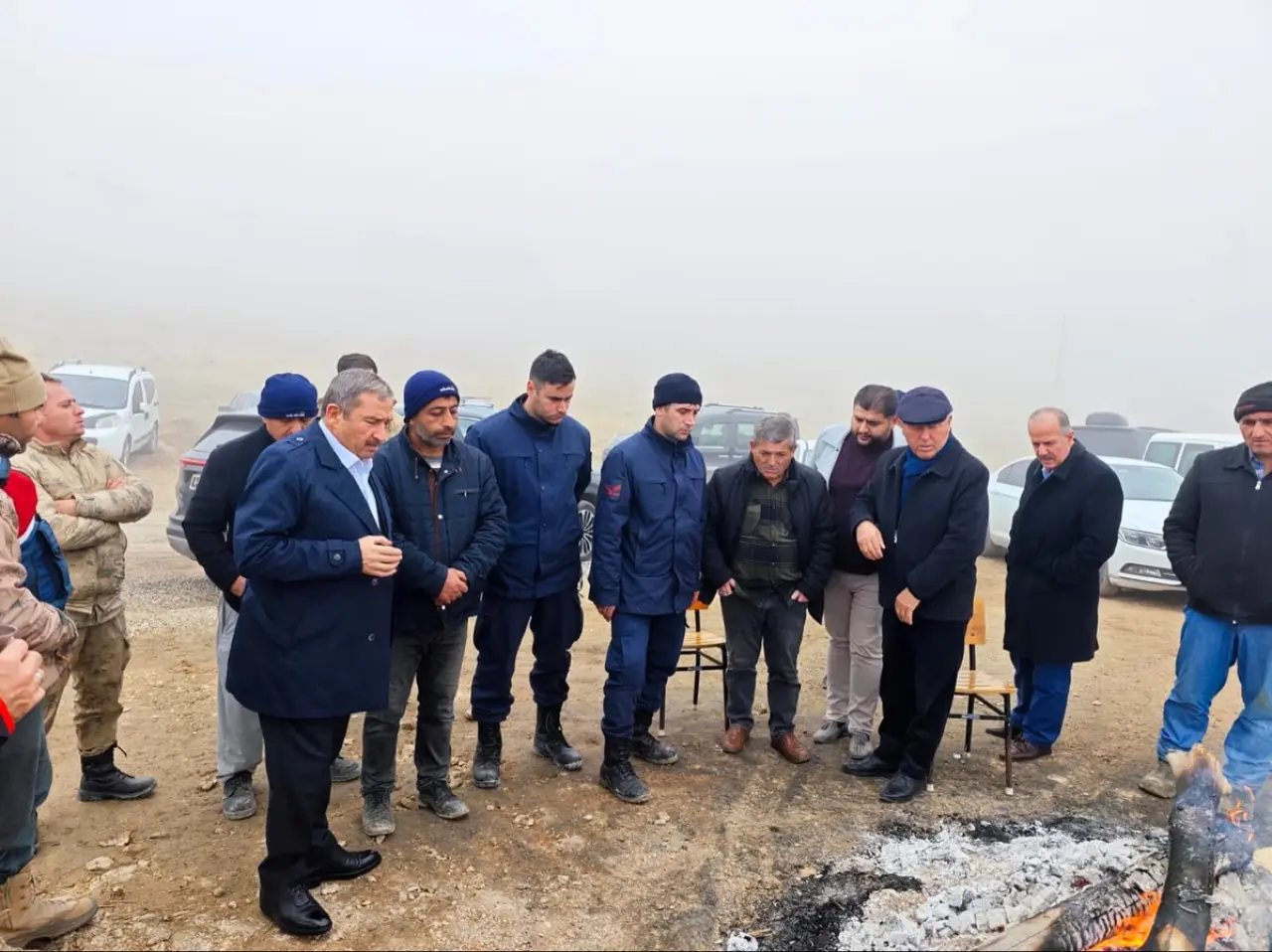 Malatya Darende kırsalında yoğun sis altında arama yapan Jandarma ve AFAD ekipleri.