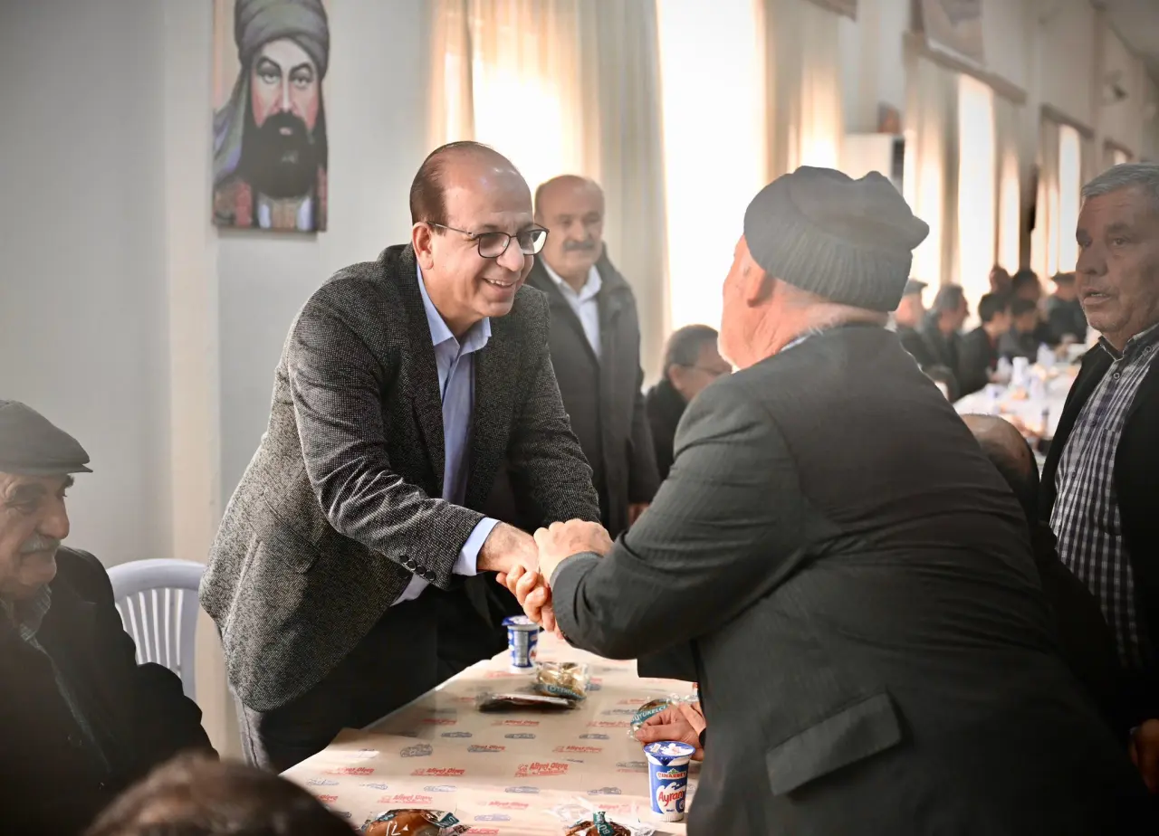 Etkinliğe katılan Yeşilyurt ve Hekimhan Belediye Başkanları ile Cemevi Başkanı Süleyman Akıncı.