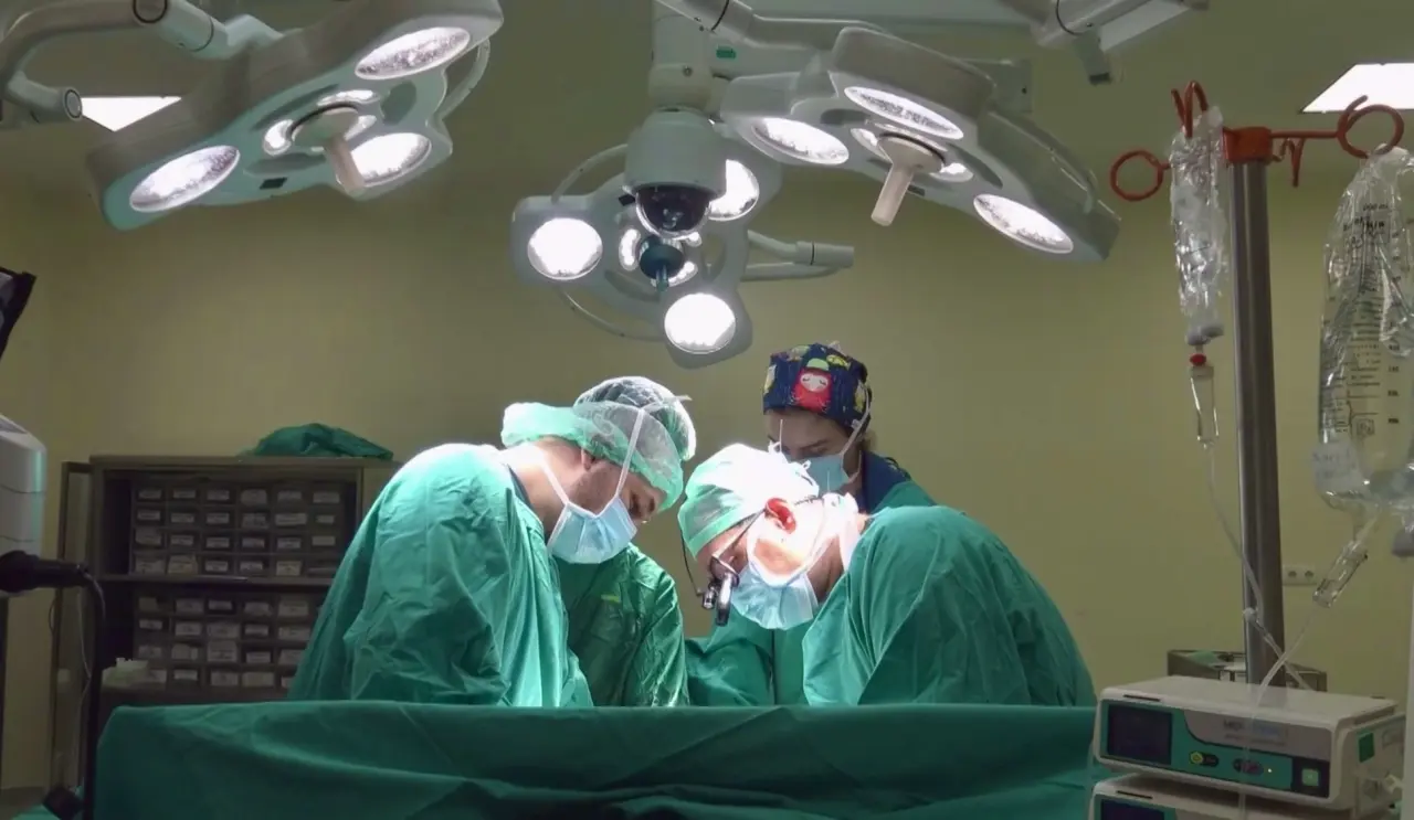 Malatya Turgut Özal Tıp Merkezi Karaciğer Nakli ekibi ameliyathane