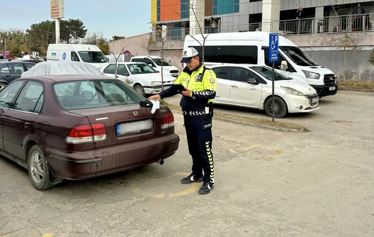 Malatya trafik polisi engelli park yeri denetimi ve ceza işlemi