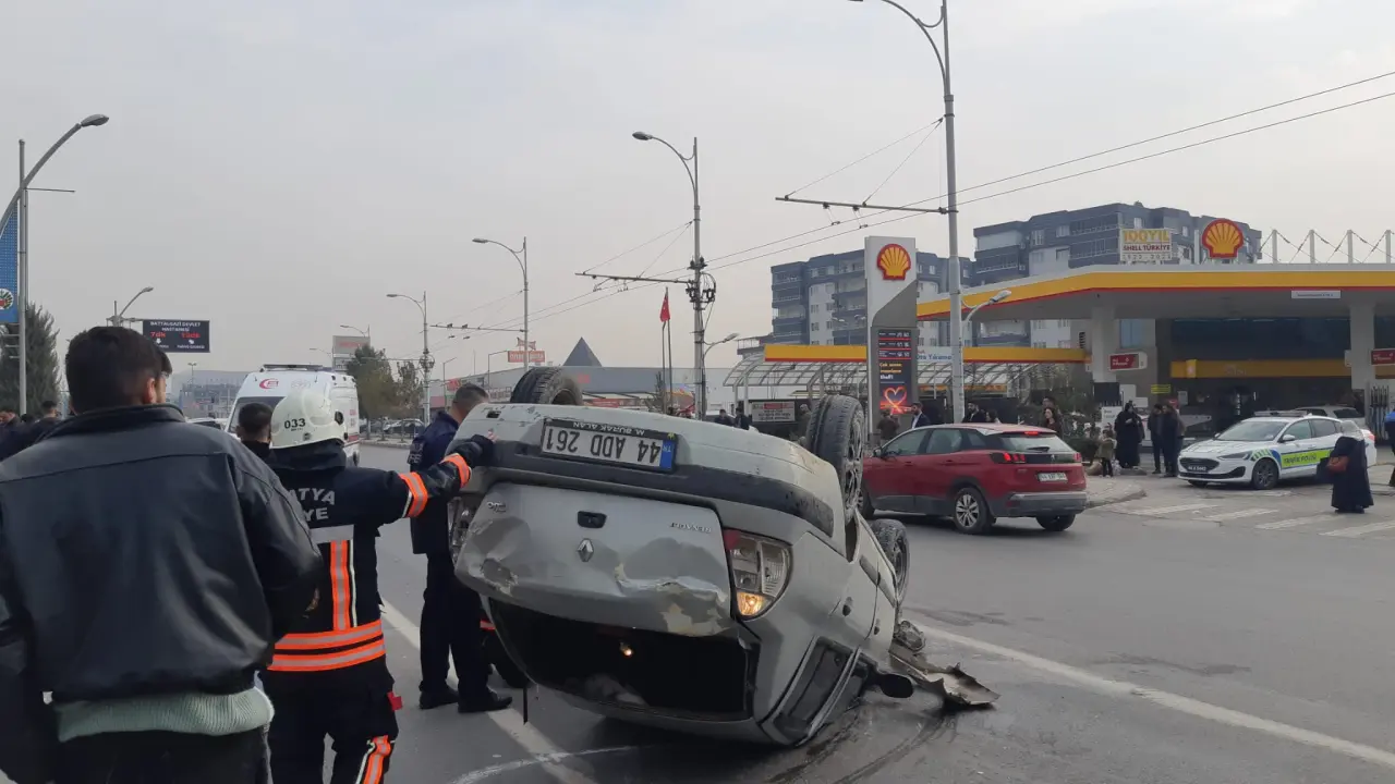 Malatya Viraj Kavşağı takla atan araçlar ve kaza yeri