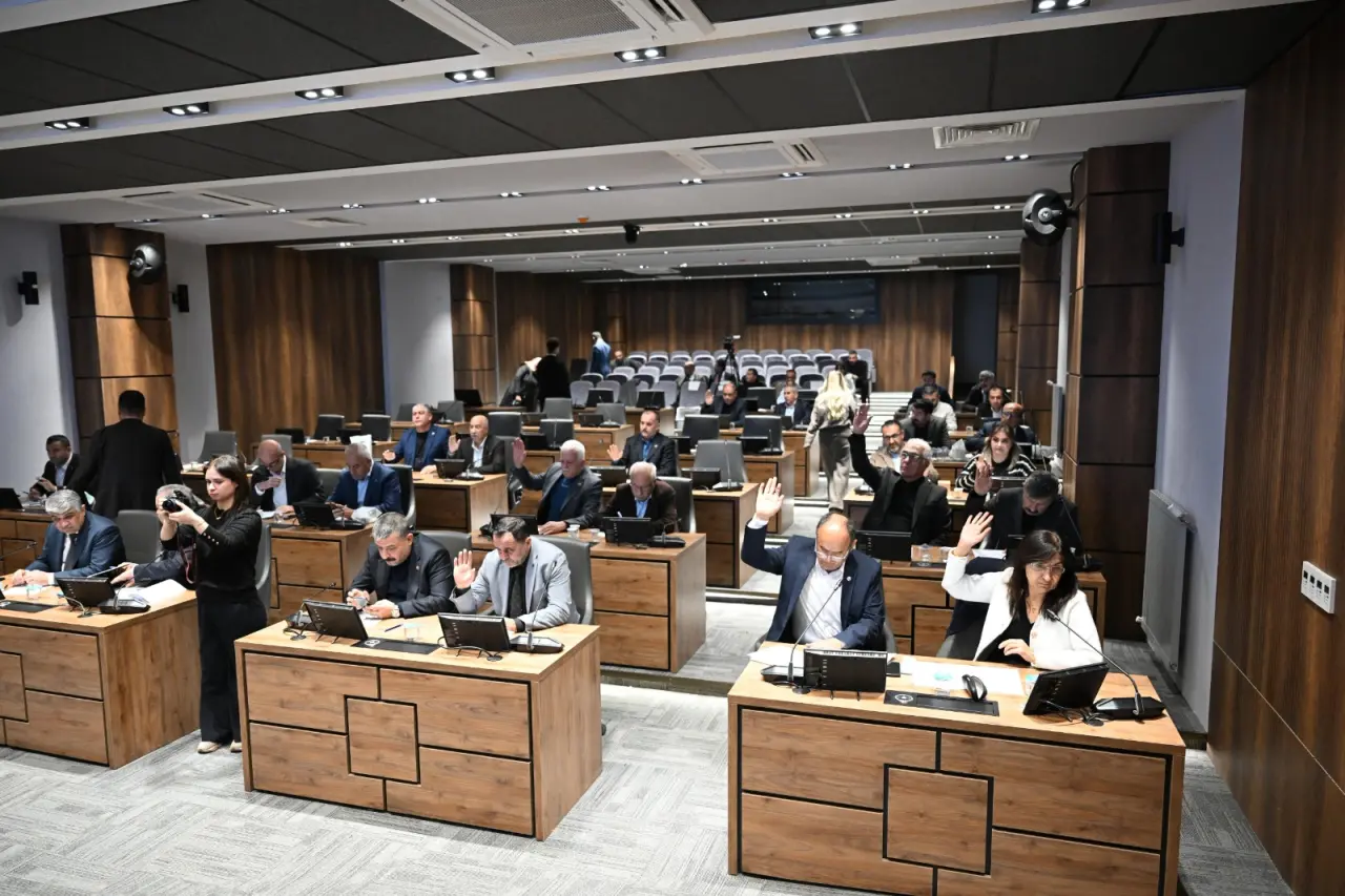 Yeşilyurt Belediye Meclisi 2025 yılı son toplantısı ve meclis üyeleri