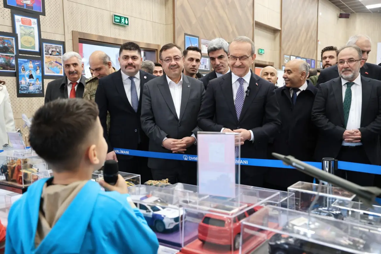 Öğrencilerin hazırladığı savunma sanayi maketleri ve TEKNOFEST projeleri