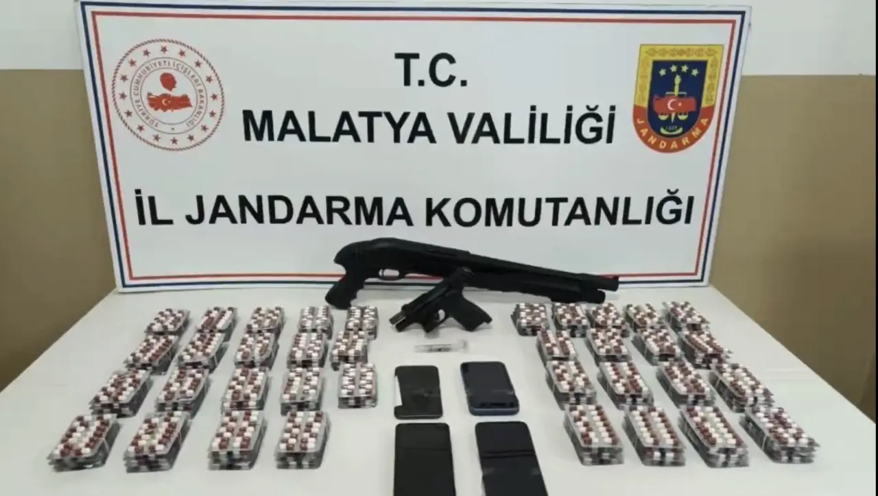 Jandarma narkotik operasyonu ele geçirilen uyuşturucu maddeler
