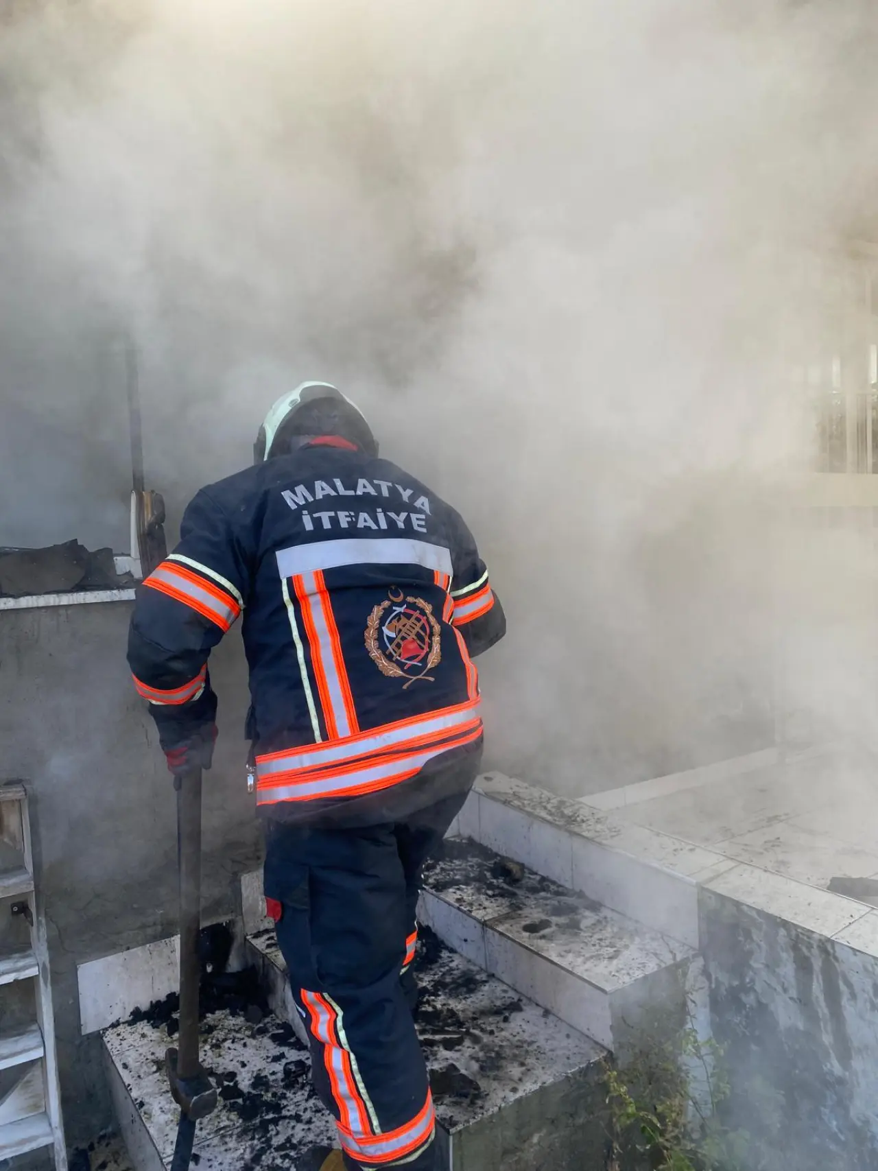 Malatya Orduzu ev yangını itfaiye müdahalesi