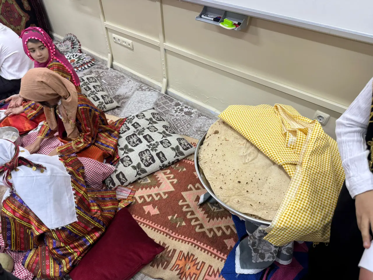 Yerli Malı Haftası etkinliği veliler ve öğrenciler