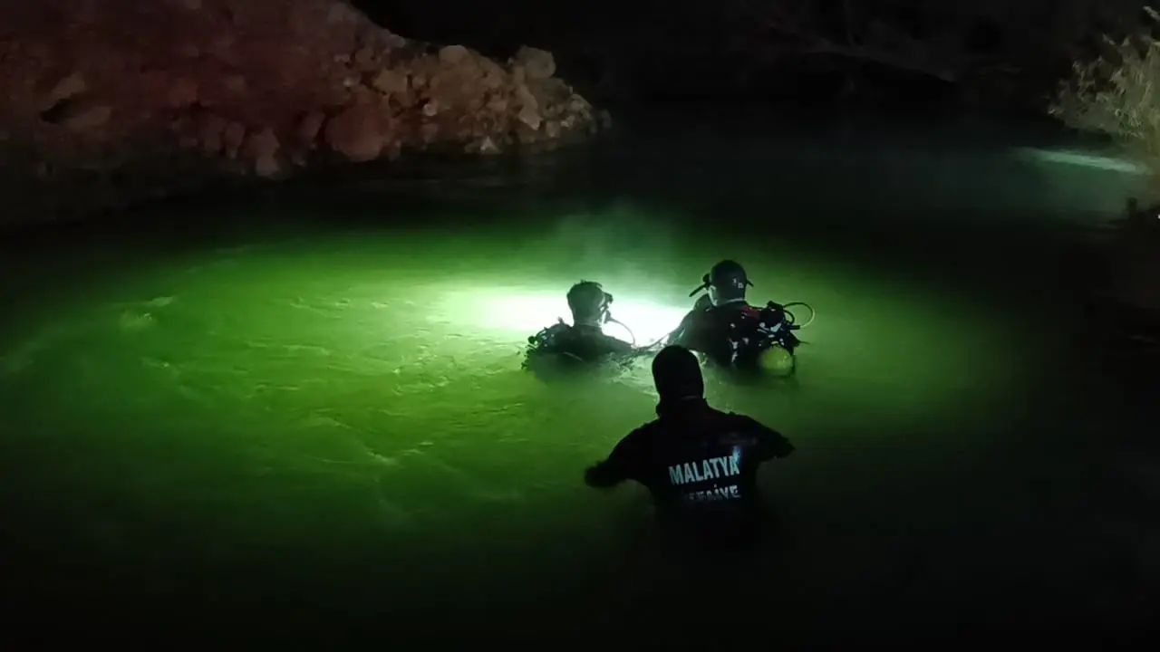 Dereye düşen 19 yaşındaki işçi Erdem Gündüz olay yerinde hayatını kaybetti