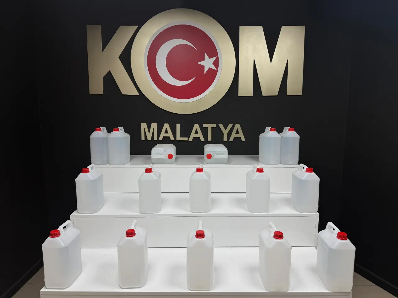 Malatya sahte alkol operasyonunda evden 76 litre etil alkol çıkarıldı