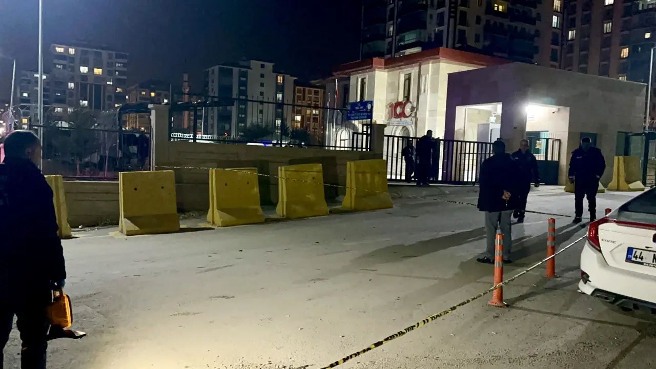 Yeşilyurt Altınkayısı Bulvarı’nda yaşanan asayiş olayında ekipler inceleme yaptı