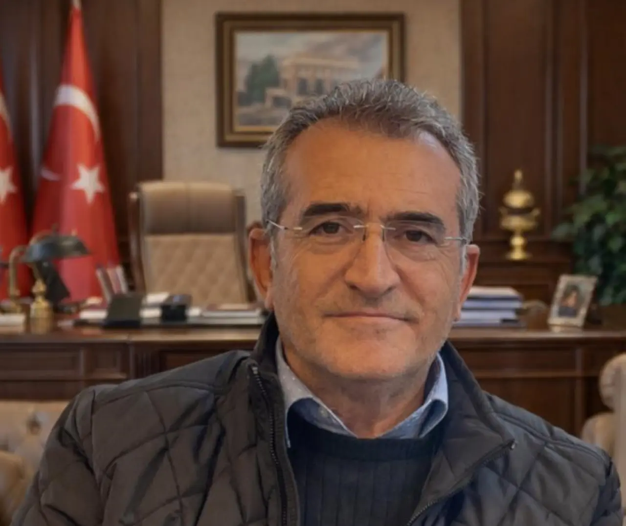 Battalgazi Şire Pazarı’nda kayısı ticareti yapan esnaflar