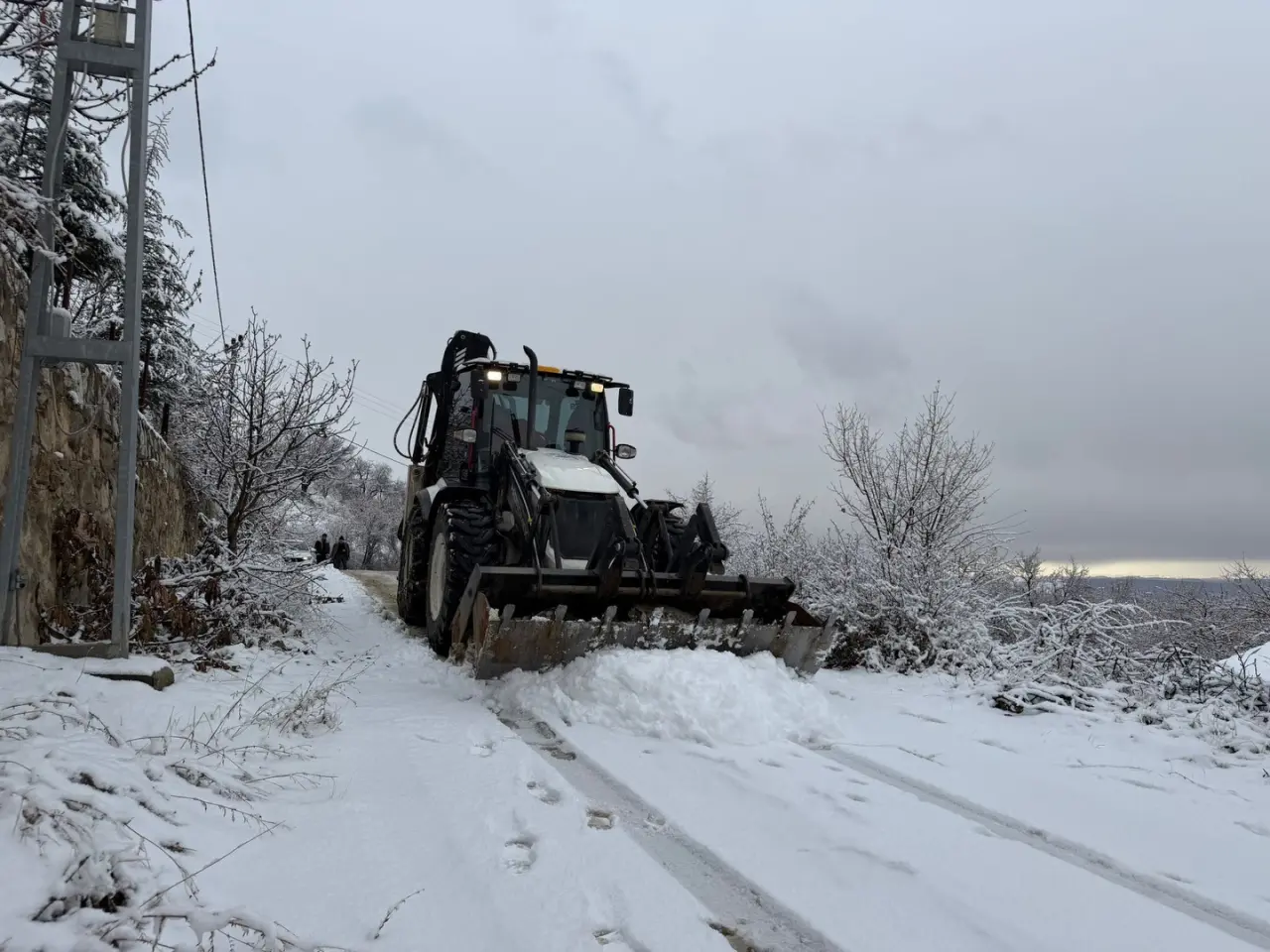 Yeşilyurt Belediyesi karla mücadele aracı kar küreme