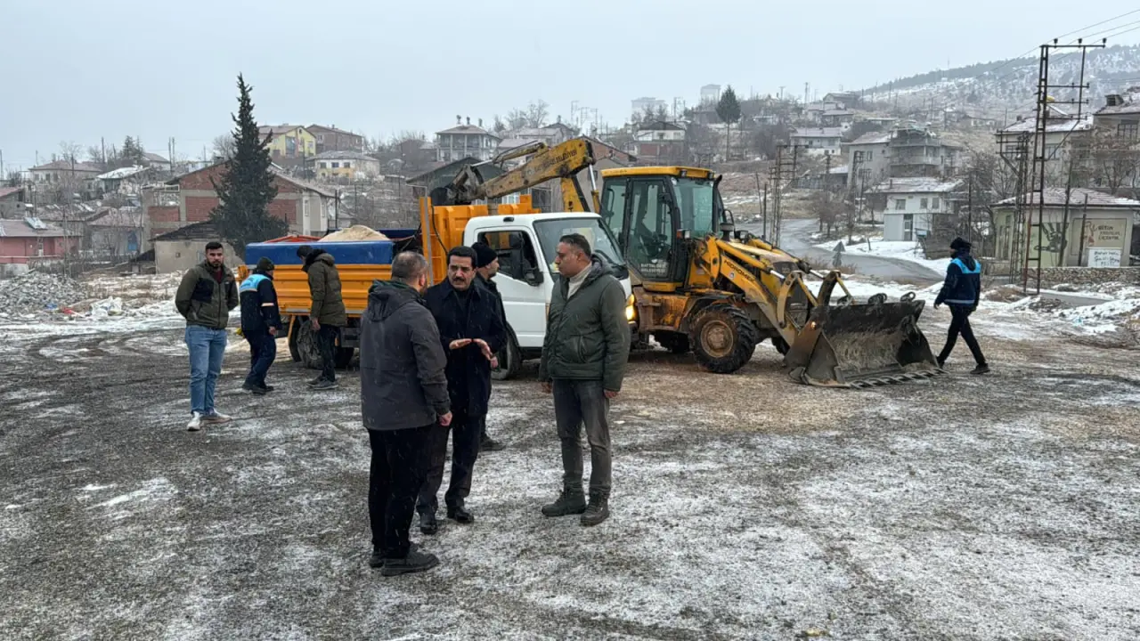 Battalgazi Belediyesi tuzlama ve kar temizleme çalışması