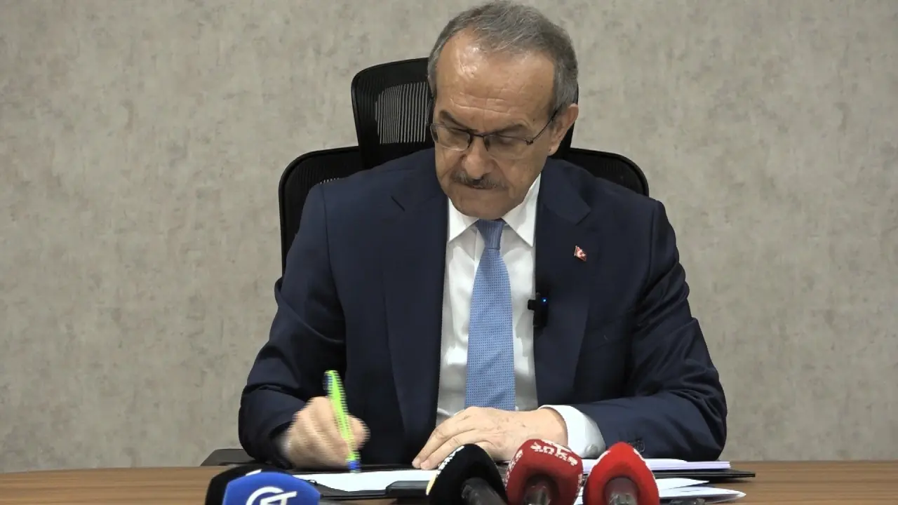 Malatya Valisi Seddar Yavuz Fark Yaratan Önemli Atölyeler imza töreni