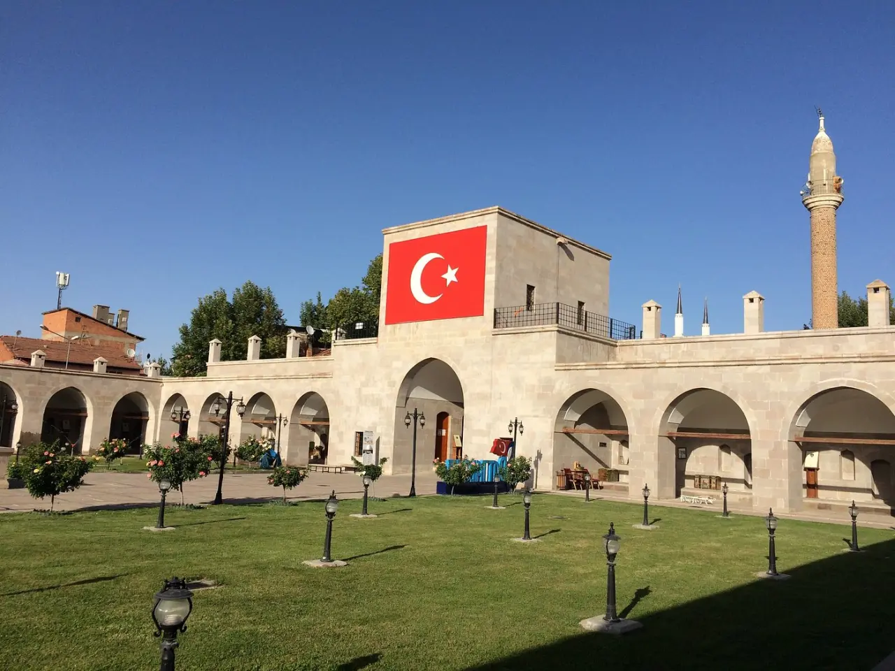 silahtar mustafa pasa kervansarayi