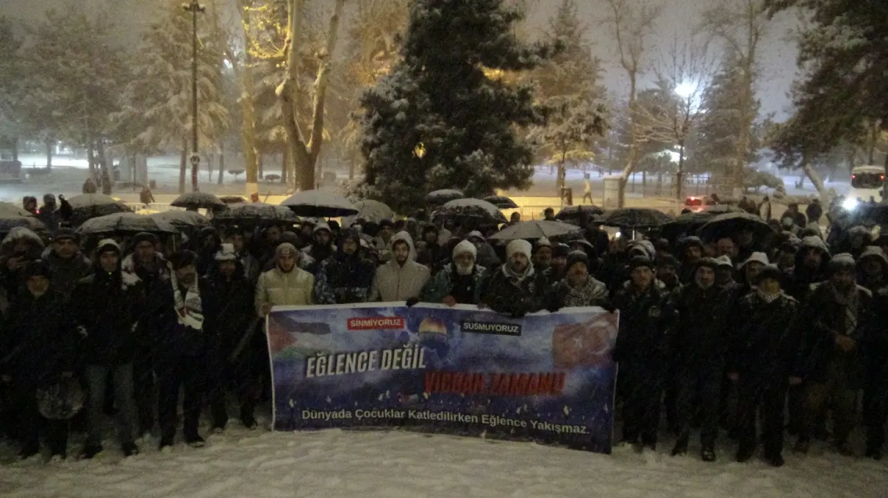 Özmen Düz basın açıklaması Malatya Filistin eylemi