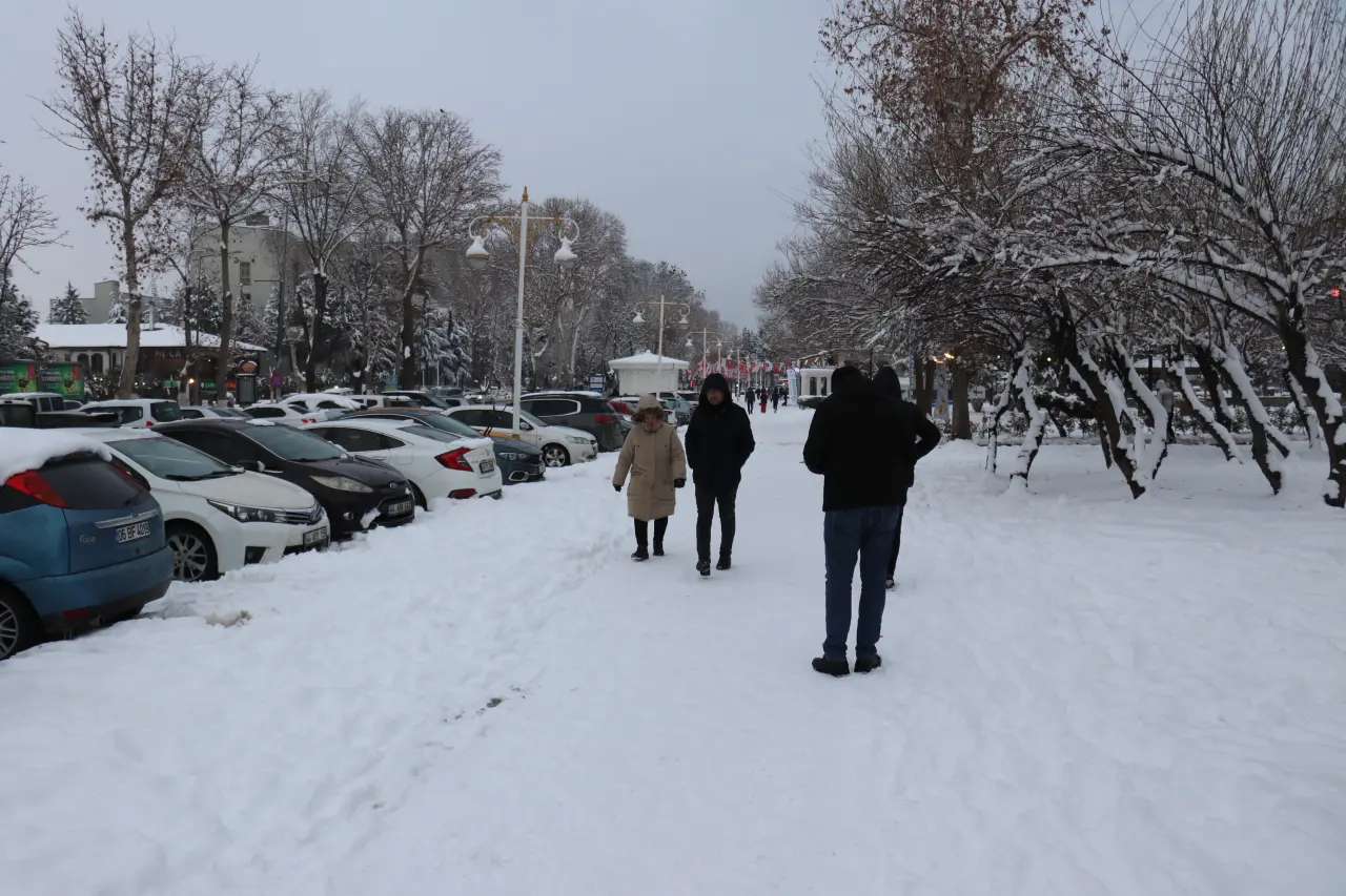 Malatya kış manzarası ve kar altında şehir