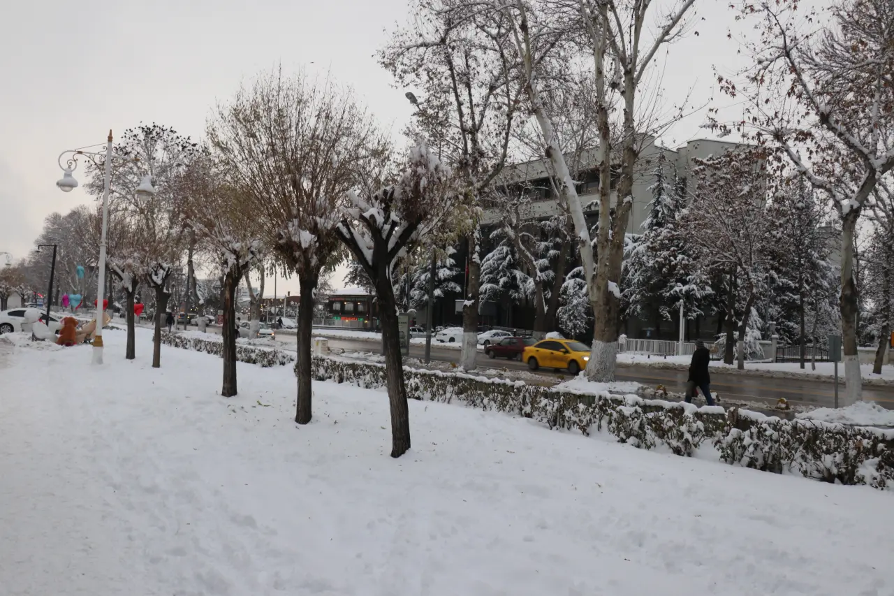 Malatya kış manzarası ve kar altında şehir