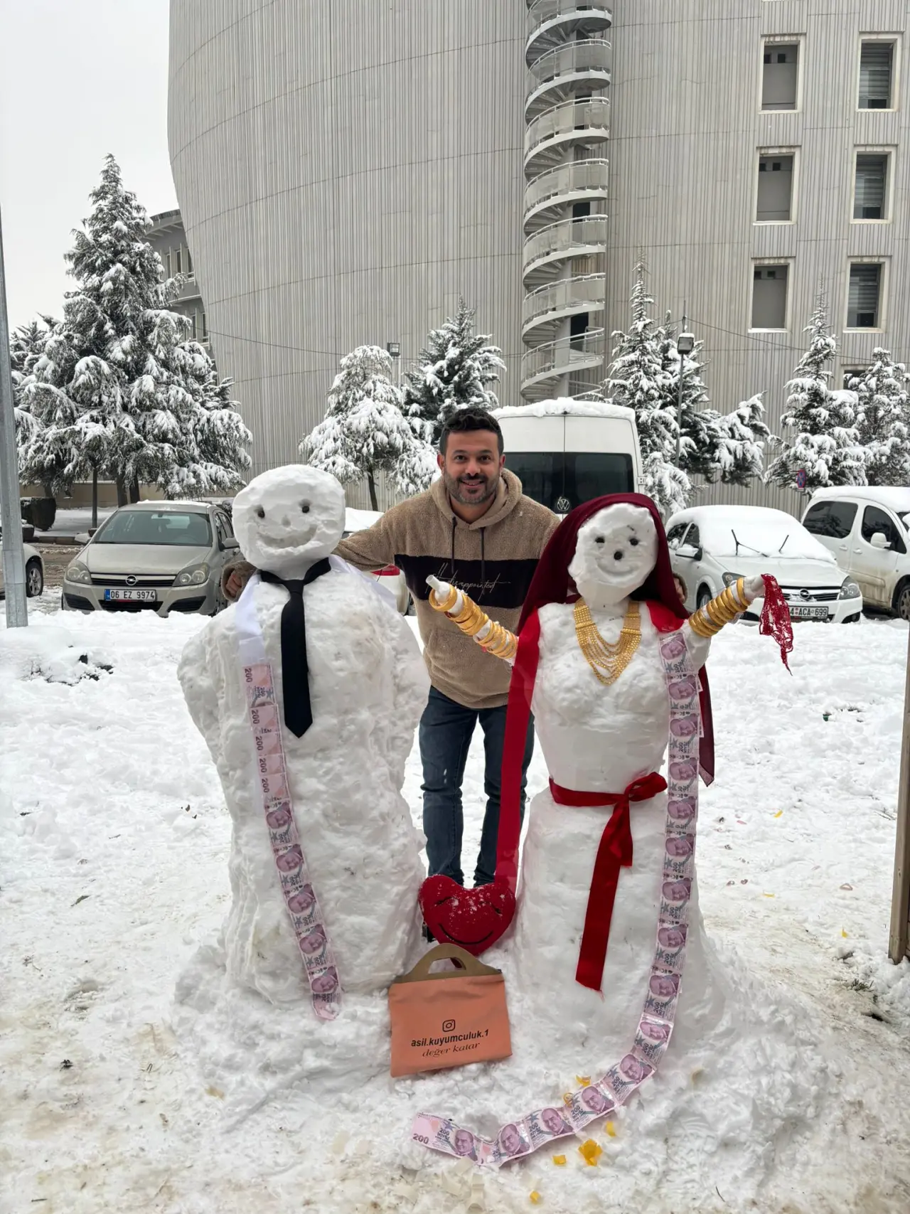 Malatya esnafı kardan adam ve kardan gelin düğünü