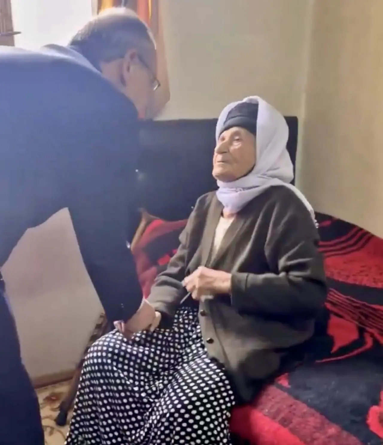 Malatya Valisi Seddar Yavuz Bessey Yaka ziyareti el öpme